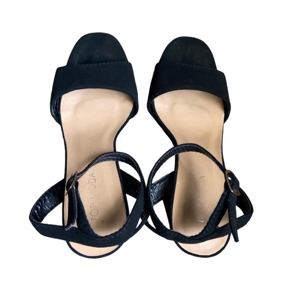 Black Heels - Picture 2 of 2